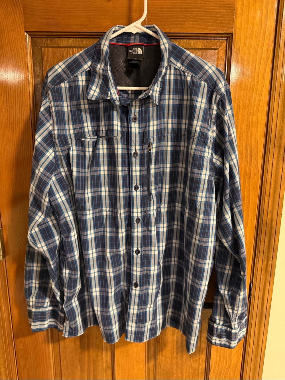 The North Face Men’s Blue Plaid Button-Up Shirt xl